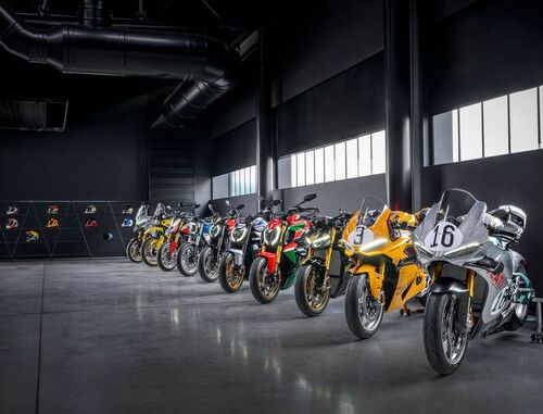 Zehn mal hundert &ndash; ein mal Ducati