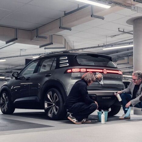 VW ID. CROSS Concept: Car Wash with Andreas Mindt