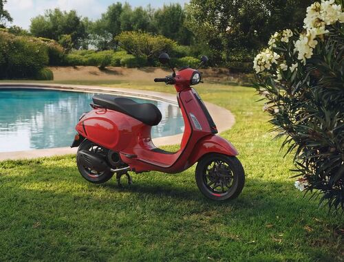 Vespa Primavera: Scooting into spring