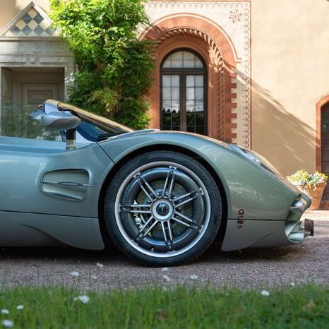 Pirelli tests the Cyber Tyre in the Pagani Utopia Roadster