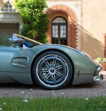 Pirelli testet den Cyber Tyre im Pagani Utopia Roadster