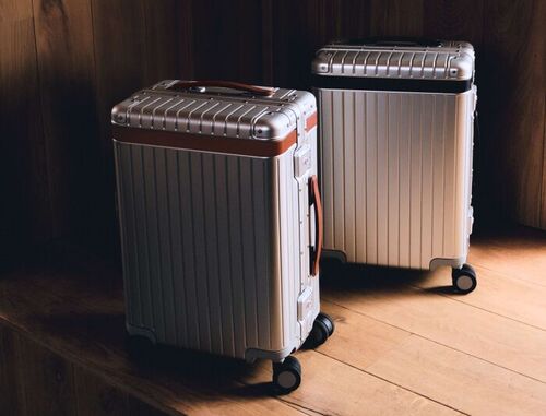 Aluminium Attention: Carl Friedrik Carry-On