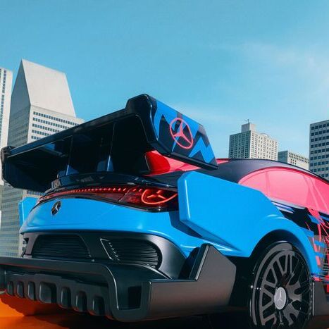 Mercedes-Benz CLA als &uuml;berdimensionales Spielzeugauto