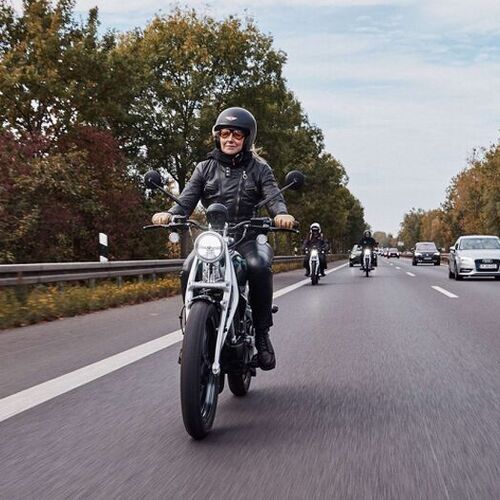 Royal Enfield Flying Flea C6: Jump around!