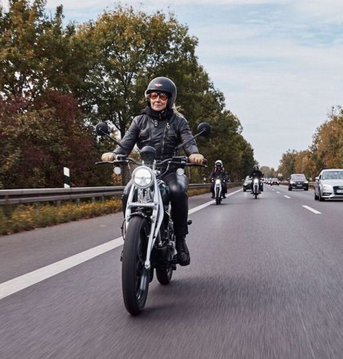 Royal Enfield Flying Flea C6: Jump around!