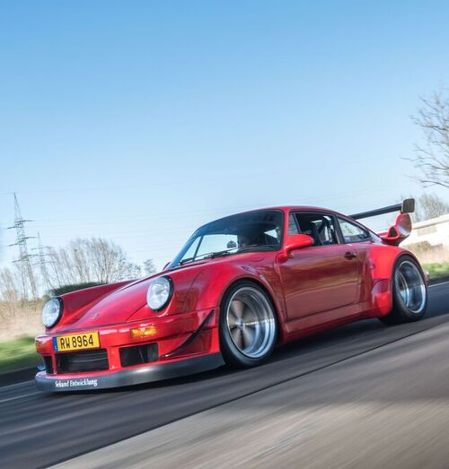 Rauhe Welt, wilder Porsche: Joe und sein Mecha Ureshi