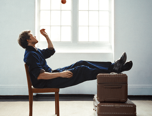 Rimowa presents its new colours: Ultramarine and Umber