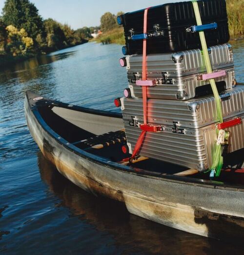 RIMOWA bringt den Sommer ins Rollen