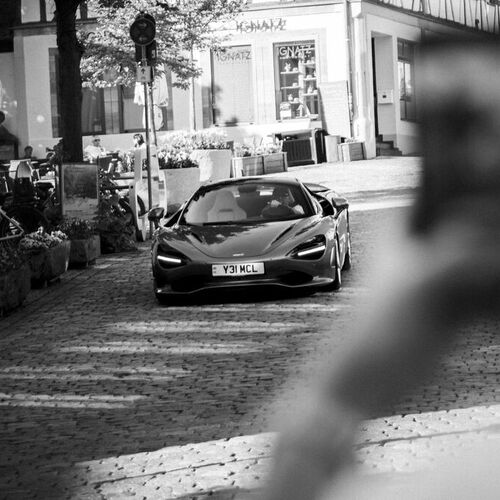 Kopf hoch: Mit dem McLaren 750S Spider unterwegs in Herzogenaurach