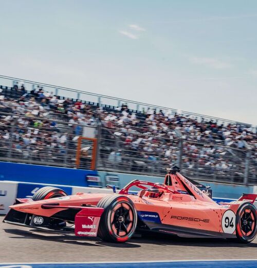 Formula E: The "Pink Pig" is back at the top