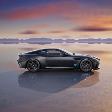 Aston Martin DB12 S &raquo;VMF&laquo;: Three of a Kind