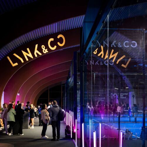 Padel After Work: Lynk & Co schl&auml;gt in Ganderkesee auf